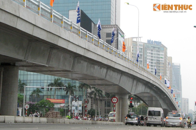 Thong xe cau vuot thep thu 8 cua Ha Noi-Hinh-9